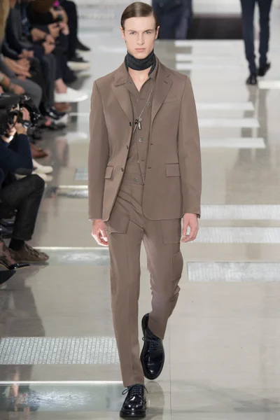 Look 24